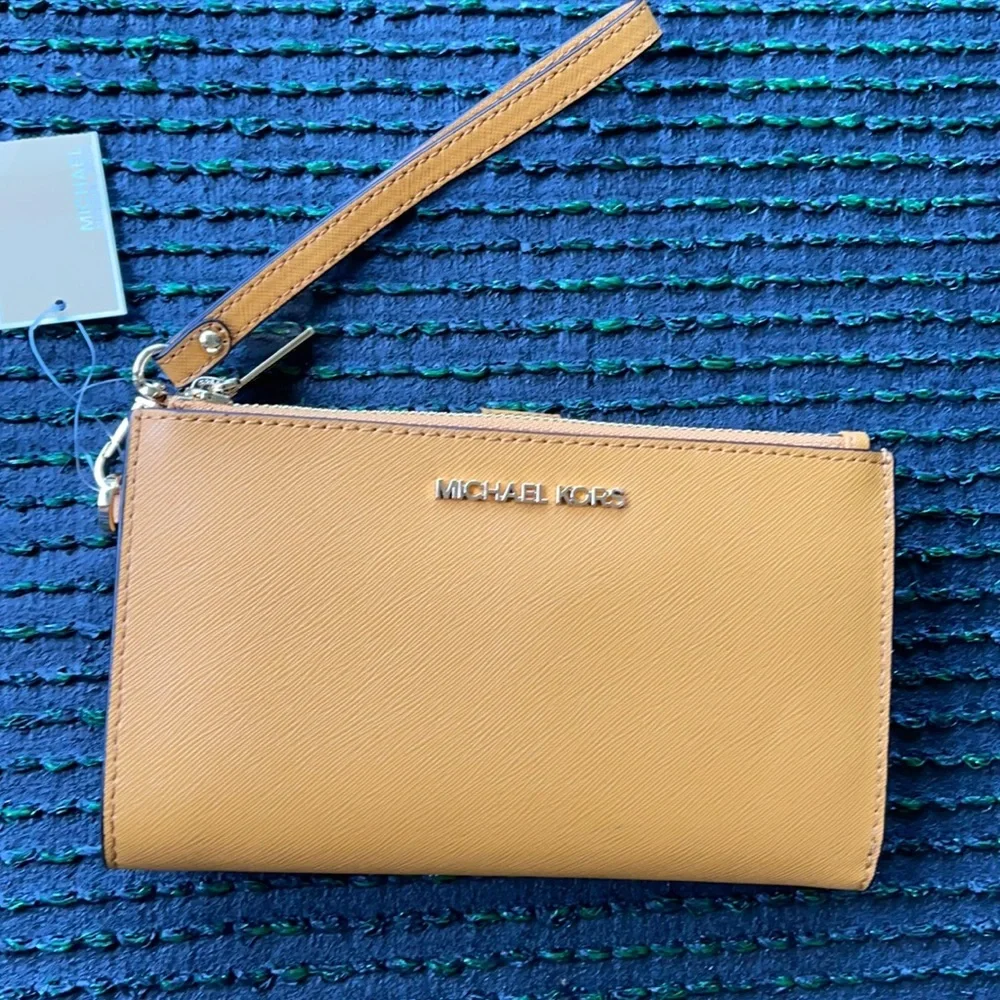 Michael Kors Jet Set Travel Marigold Double Zip Wristlet Leather